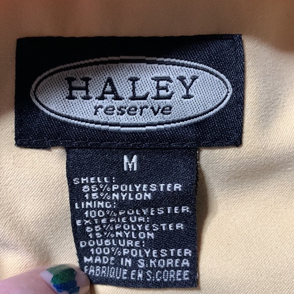 Haley Reserve Lined polyester blend soft cream colored vest. size M beautiful! - Picture 3 of 4